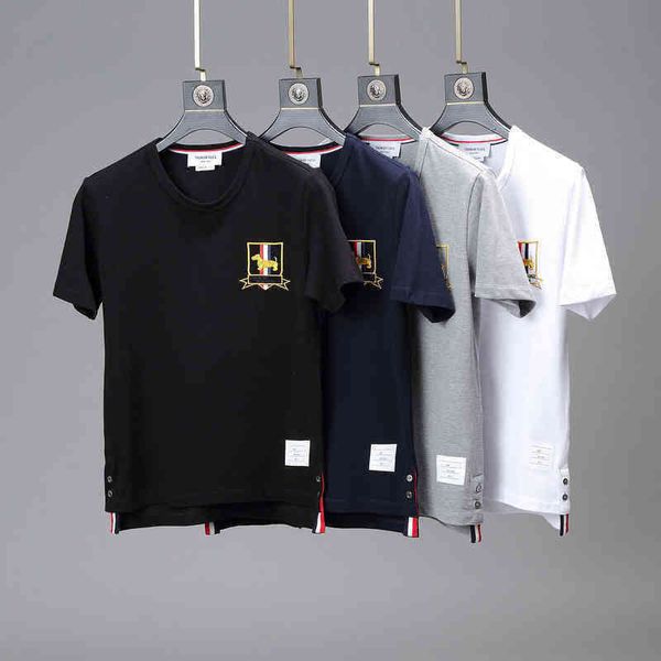short sleeve embroidered puppy t-shirt men's and women's leisure outdoor college style classic four-stripe designer sports jogging, White;black
short sleeve embroidered puppy t-shirt men's and women's leisure outdoor college style classic four-stripe designer sports jogging, White;black