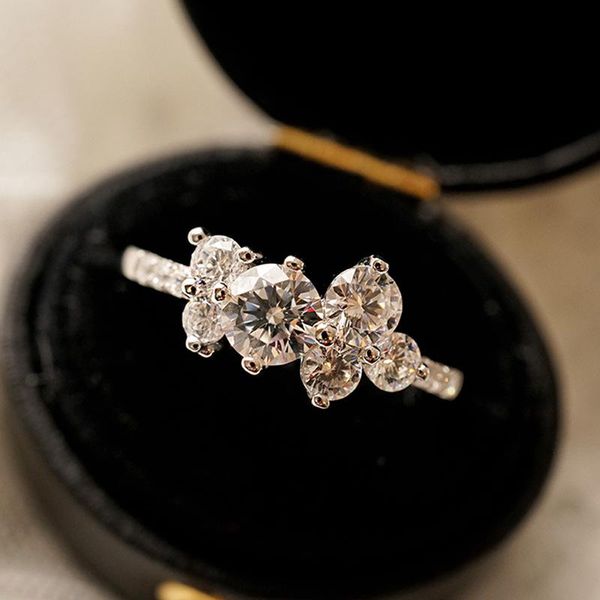 cluster rings 2022 925 silver round created moissanite rose gold colour ring creative fashion personality retro ladies jewelry gifts, Golden;silver
cluster rings 2022 925 silver round created moissanite rose gold colour ring creative fashion personality retro ladies jewelry gifts, Golden;silver