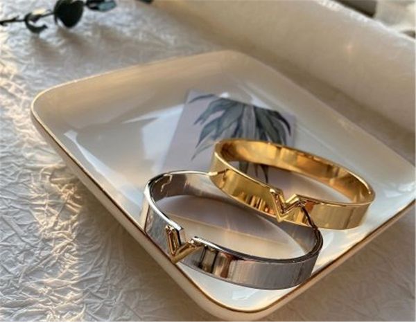 titanium steel bangle women love designer bracelets silver rose gold bangles v letter color narrow bracelet fashion jewelry lady party gifts, Golden;silver
titanium steel bangle women love designer bracelets silver rose gold bangles v letter color narrow bracelet fashion jewelry lady party gifts, Golden;silver