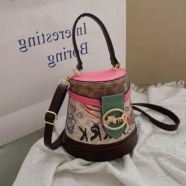 designer bags bucket women 2022 new graffiti printing cylinder handbag high sense women's messenger small
designer bags bucket women 2022 new graffiti printing cylinder handbag high sense women's messenger small
