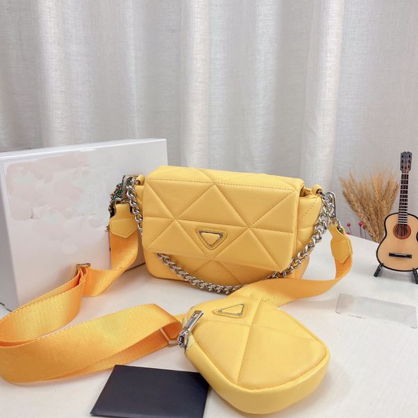 women luxurys designers bags 2022 small handbag embossed fluffy sheep leather to create a shoulder strap chain crossbody bag three-piece han, Red;black
women luxurys designers bags 2022 small handbag embossed fluffy sheep leather to create a shoulder strap chain crossbody bag three-piece han, Red;black