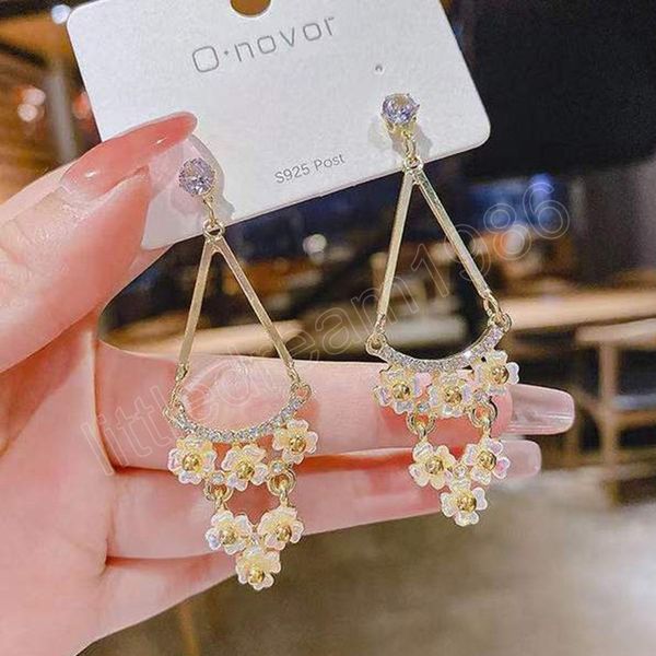 sweet and cute flower with diamond dangle earrings for women korean fashion earring daily birthday party jewelry gifts, Silver
sweet and cute flower with diamond dangle earrings for women korean fashion earring daily birthday party jewelry gifts, Silver