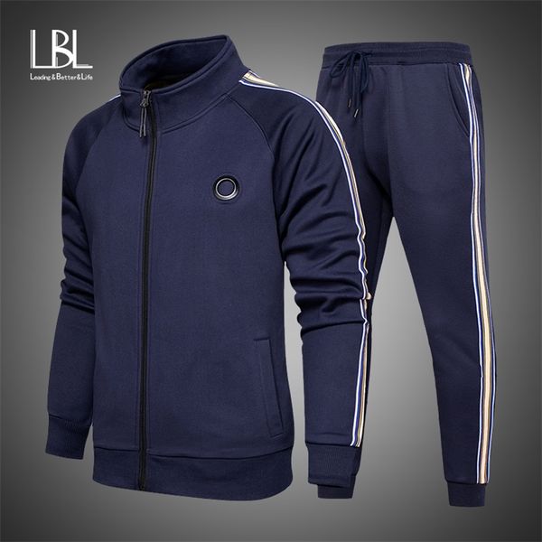 men two pieces set new fashion hooded sweatshirts sportswear men tracksuit hoodie autumn men brand clothes hoodies pants sets lj201126, Gray
men two pieces set new fashion hooded sweatshirts sportswear men tracksuit hoodie autumn men brand clothes hoodies pants sets lj201126, Gray