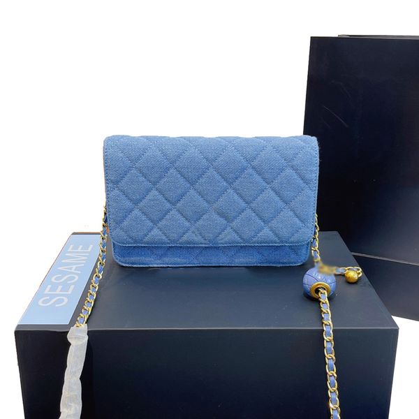 classic collection mini flap shoulder bags france brand diamond quilting canvas women fashion metal hardware crossbody bag luxury designer b
classic collection mini flap shoulder bags france brand diamond quilting canvas women fashion metal hardware crossbody bag luxury designer b