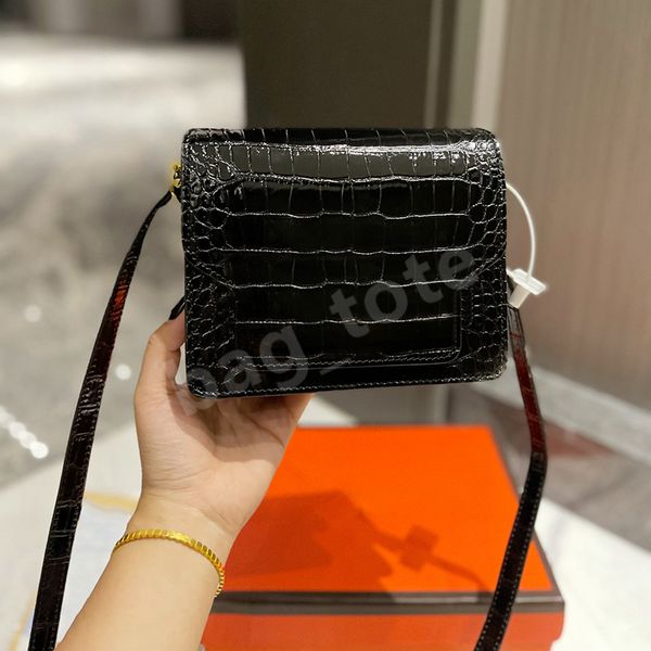 fashion designer lady shoulder bags alligator handbag temperament cross body fashionable totes luxury wallets
fashion designer lady shoulder bags alligator handbag temperament cross body fashionable totes luxury wallets