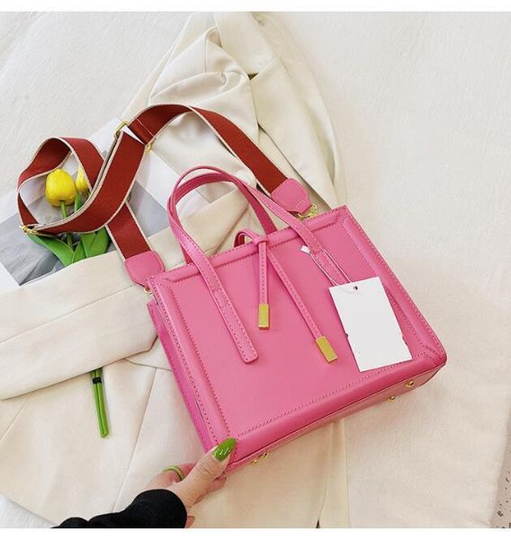 new all-match color matching street trendy women's bags high-grade sense high return rate one shoulder crossbody bag women
new all-match color matching street trendy women's bags high-grade sense high return rate one shoulder crossbody bag women