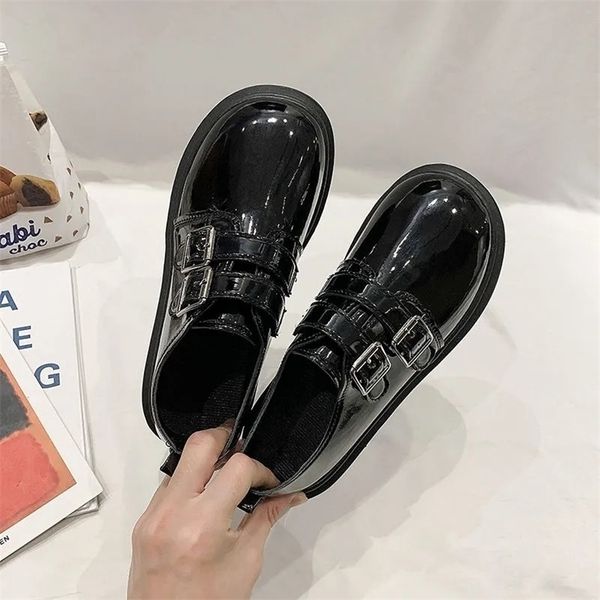 chunky platform oxford shoes for women patent leather slip on flat loafers fashion designer flats black retro mary jane shoes 220616
chunky platform oxford shoes for women patent leather slip on flat loafers fashion designer flats black retro mary jane shoes 220616