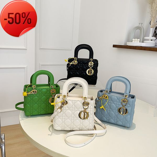 the factory directly women's bag 2022 new diana fashion single shoulder msenger bag live broadcast
the factory directly women's bag 2022 new diana fashion single shoulder msenger bag live broadcast