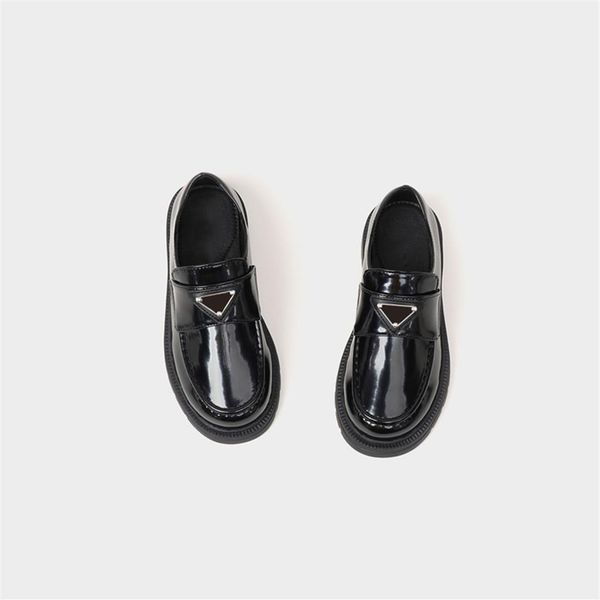 designer shoes for kids student style boys girls slip on with badge flat shoes round toe fashion children sneaker solid color eur2244w, Black;grey
designer shoes for kids student style boys girls slip on with badge flat shoes round toe fashion children sneaker solid color eur2244w, Black;grey