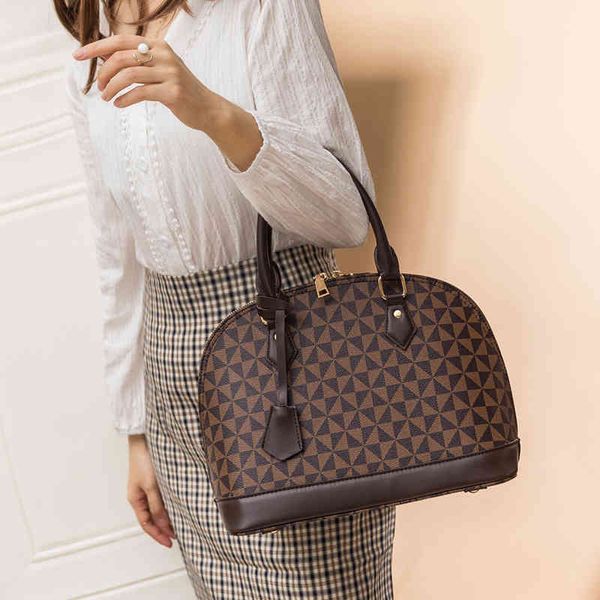 ladies fashion luxury brand tide bag wholesale shell women's 2022 large capacity handbag windmill pattern new single shoulder messenger
ladies fashion luxury brand tide bag wholesale shell women's 2022 large capacity handbag windmill pattern new single shoulder messenger