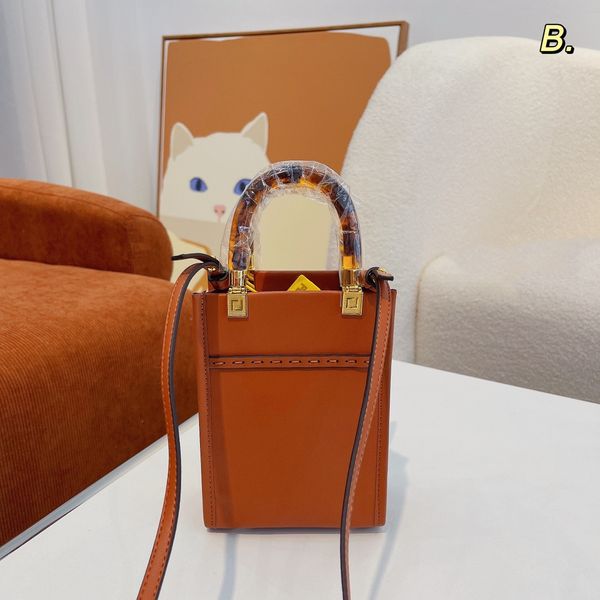 beach shoppers tote bags wholesale reusable bucket woman fashion straw fabrics versatile style temperament high-end products leisure travel
beach shoppers tote bags wholesale reusable bucket woman fashion straw fabrics versatile style temperament high-end products leisure travel