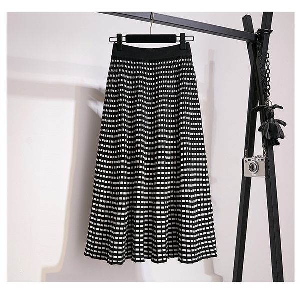 womens knitted wool high waist stretched plaid long a line patchwork midi skirts y200326, Black
womens knitted wool high waist stretched plaid long a line patchwork midi skirts y200326, Black