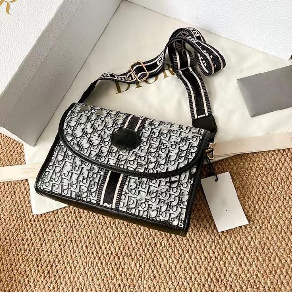 shoulder bags men women handbags purse chain cross body shoulder handbag genuine leather fashion crossbody bag messenger d2483
shoulder bags men women handbags purse chain cross body shoulder handbag genuine leather fashion crossbody bag messenger d2483