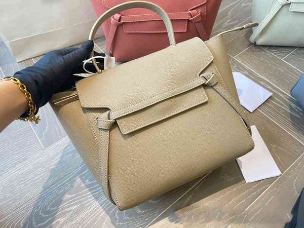 women luxurys designers shoulder bags fashion handbag retro large-capacity wings slung luxury universal palmprint leather wing bag with cowh
women luxurys designers shoulder bags fashion handbag retro large-capacity wings slung luxury universal palmprint leather wing bag with cowh