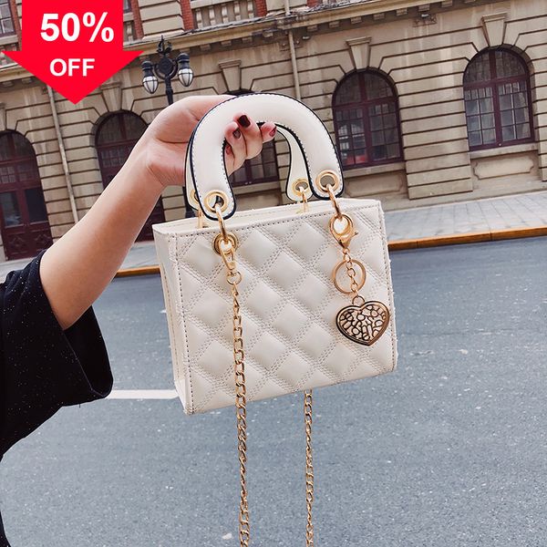 2022 new version fashion small square versatile msenger single fashionable retro women's totes shoulder bag 
2022 new version fashion small square versatile msenger single fashionable retro women's totes shoulder bag