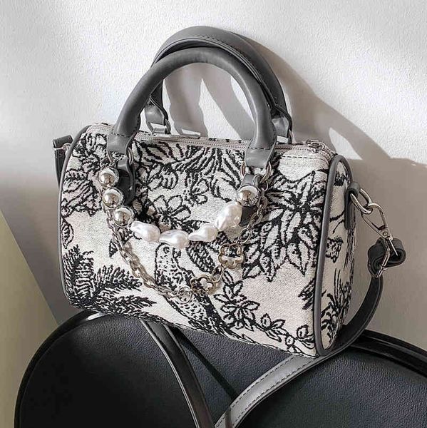 women's fashion personality trend brand bag wholesale small 2022 new portable cylinder msenger pillow
women's fashion personality trend brand bag wholesale small 2022 new portable cylinder msenger pillow