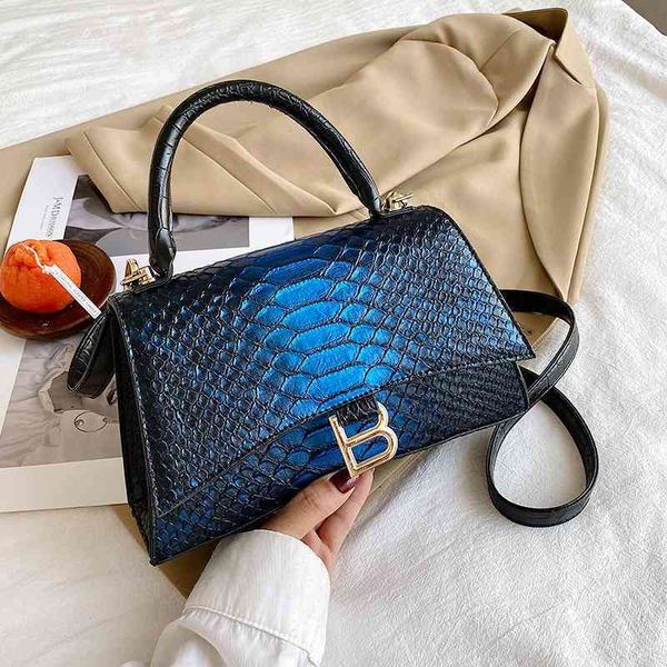 purse sale 2022 spring new fashion color matching crocodile hourglass bag style one shoulder messenger bag
purse sale 2022 spring new fashion color matching crocodile hourglass bag style one shoulder messenger bag