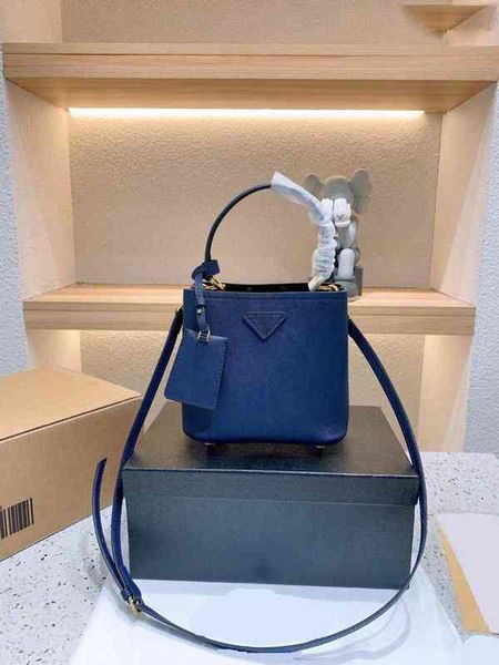 designer luxury women the tote bag fashion versatile handbags shoulder crossbody bags purse telfars totes large capacity saddle wallets 7a b
designer luxury women the tote bag fashion versatile handbags shoulder crossbody bags purse telfars totes large capacity saddle wallets 7a b