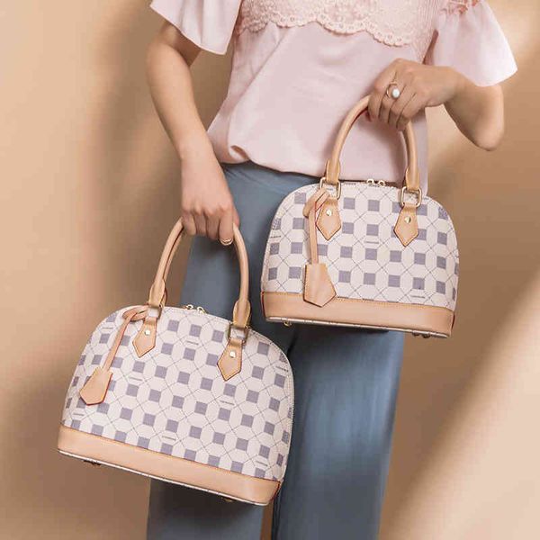 ladies fashion luxury brand tide bag wholesale 2022 women's handbag zipper lattice shell simple large capacity
ladies fashion luxury brand tide bag wholesale 2022 women's handbag zipper lattice shell simple large capacity