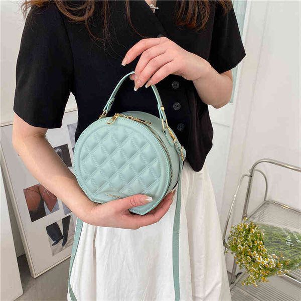 2022 new fashion all-match ladies mini handbag ling lattice indentation hand bag women's 2022 summer single shoulder msenger small roun
2022 new fashion all-match ladies mini handbag ling lattice indentation hand bag women's 2022 summer single shoulder msenger small roun