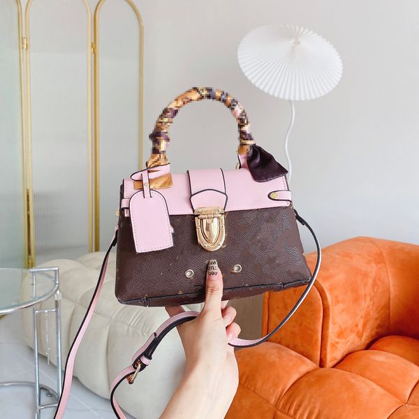 designers shoulder bag totes purse handbag message pu leather crossbody old flower size 22cm
designers shoulder bag totes purse handbag message pu leather crossbody old flower size 22cm