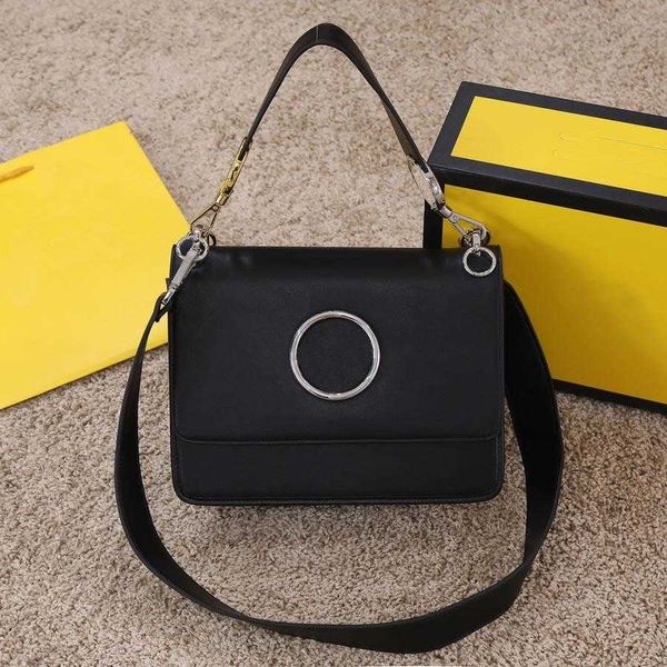 women shoulder bags handbag leather material letter decoration vintage style design bag size 25cm
women shoulder bags handbag leather material letter decoration vintage style design bag size 25cm