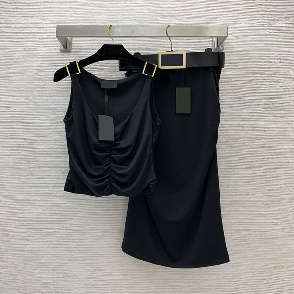 2022 runway women summer two piece dress fashion solid sleeveless slim black knee-length long skirt shirt with gold belt suit, White
2022 runway women summer two piece dress fashion solid sleeveless slim black knee-length long skirt shirt with gold belt suit, White