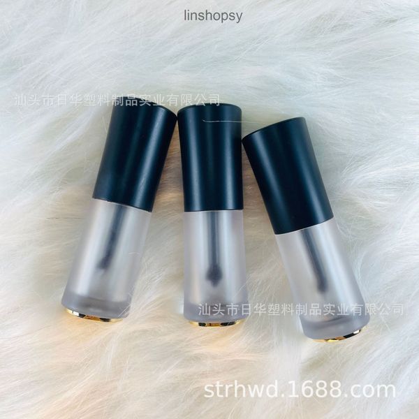 factory outlet lipstick tube small waist glaze lip color round matte frosted transparent makeup package
factory outlet lipstick tube small waist glaze lip color round matte frosted transparent makeup package