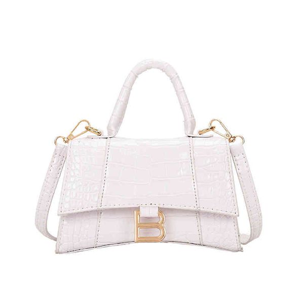 simple crocodile handbag new bright leather casual shoulder letter messenger women's
simple crocodile handbag new bright leather casual shoulder letter messenger women's
