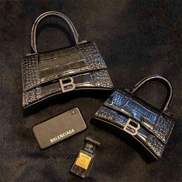 balencaigass handbags italy hand crocodile leather women's new b family hourglass single shoulder messenger handbag luxury handbag jpro
balencaigass handbags italy hand crocodile leather women's new b family hourglass single shoulder messenger handbag luxury handbag jpro