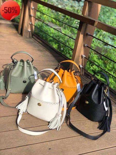 fashion luxury designerc and leather chibao women's shopping bag single shoulder messenger handbag 15622341852
fashion luxury designerc and leather chibao women's shopping bag single shoulder messenger handbag 15622341852
