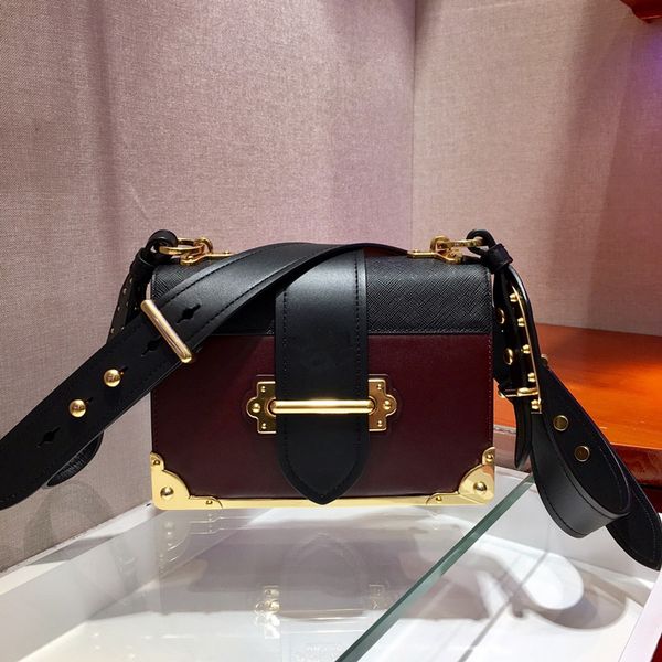 women's shoulder bag genuine leather fine workmanship fashionable casual and convenient design versatile temperament suitable for all o
women's shoulder bag genuine leather fine workmanship fashionable casual and convenient design versatile temperament suitable for all o