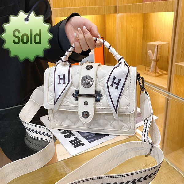 popular women's lattice thread creative wide fashion solid color shoulder messenger ladies designer bag handbag
popular women's lattice thread creative wide fashion solid color shoulder messenger ladies designer bag handbag