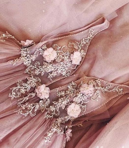 champagne/red boho evening dress 2022 v-neck lace beading a-line tulle lace prom party gown robe de soiree vestido de festa longo, Black;red
champagne/red boho evening dress 2022 v-neck lace beading a-line tulle lace prom party gown robe de soiree vestido de festa longo, Black;red