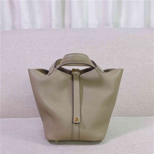 designer handbag h bags 2022 new family togo layer cowhide litchi pattern vegetable basket bucket bag large capacity hand-held women's
designer handbag h bags 2022 new family togo layer cowhide litchi pattern vegetable basket bucket bag large capacity hand-held women's