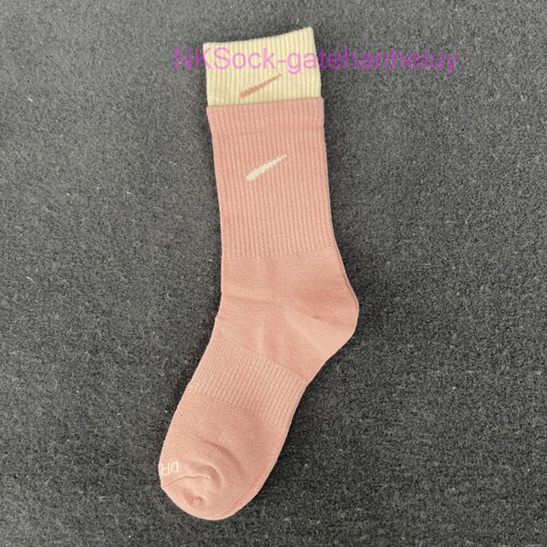 classic fashion men socks hook brand color stitched men's women's long tube sports training sock street couple middle tubes luxury, Black
classic fashion men socks hook brand color stitched men's women's long tube sports training sock street couple middle tubes luxury, Black