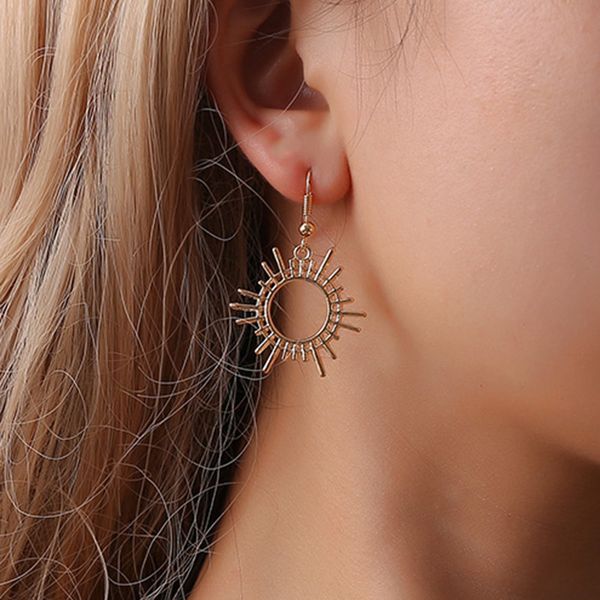 hollow out sun shape dangle earrings women geometric gear hook earrings european trendy dress tassel alloy drop earring accessories gold sil, Silver 
hollow out sun shape dangle earrings women geometric gear hook earrings european trendy dress tassel alloy drop earring accessories gold sil, Silver