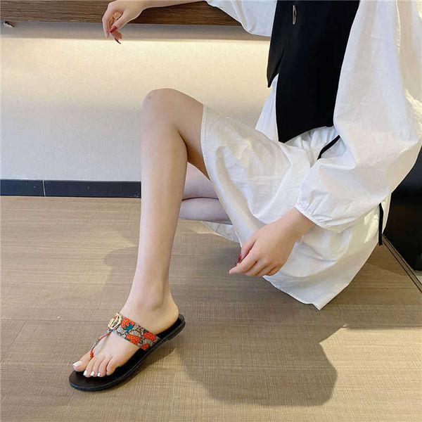 2022 spring and summer leisure fashion flat bottom beach flip flops women's shoes wholesale leather slippers-men male slippers sandals, Black
2022 spring and summer leisure fashion flat bottom beach flip flops women's shoes wholesale leather slippers-men male slippers sandals, Black