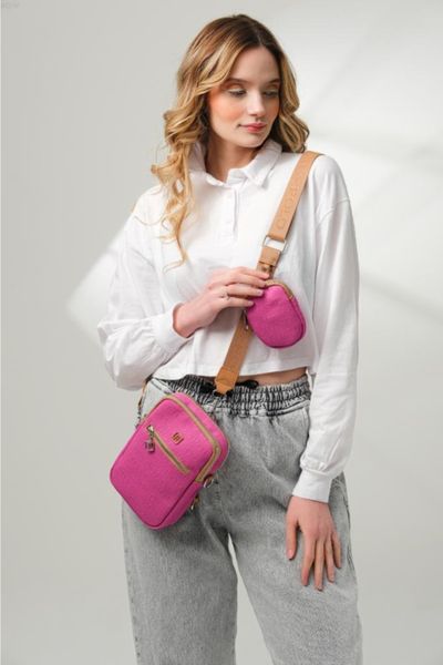 new season women 's cross pink small stand 2022 trend fashion stylish design hand and shoulder bag
new season women 's cross pink small stand 2022 trend fashion stylish design hand and shoulder bag