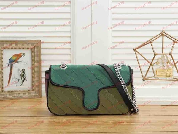 multi color contrast chain messenger bag classic portable messenger bag fashionable and luxurious
multi color contrast chain messenger bag classic portable messenger bag fashionable and luxurious