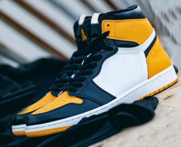 1 high og yellow toe mens outdoor sports shoes 1s black taxi-white womens basketball sneakers 555088-711 with original box size us 5.5-13
1 high og yellow toe mens outdoor sports shoes 1s black taxi-white womens basketball sneakers 555088-711 with original box size us 5.5-13