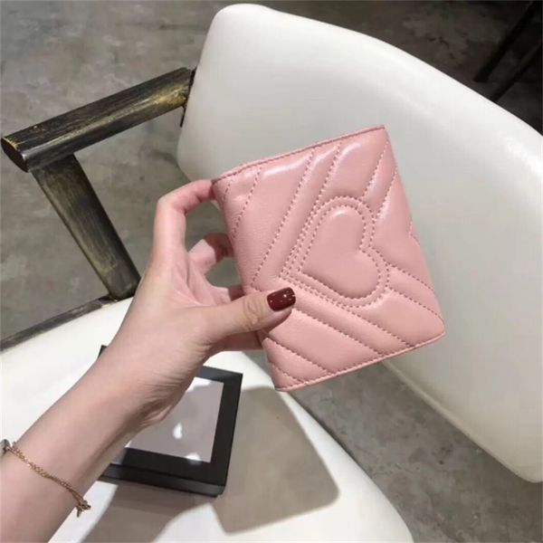 new product wallet is very popular 3 short ladies money bag made of sheepskin classic fashion red black pink heart-shaped stripe design look
new product wallet is very popular 3 short ladies money bag made of sheepskin classic fashion red black pink heart-shaped stripe design look