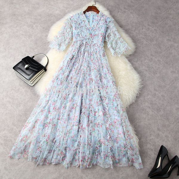 casual dresses summer women's dress foreign style fungus edge v-neck waist closing horn sleeve fairy skirt floral mesh 12115, Black;gray
casual dresses summer women's dress foreign style fungus edge v-neck waist closing horn sleeve fairy skirt floral mesh 12115, Black;gray