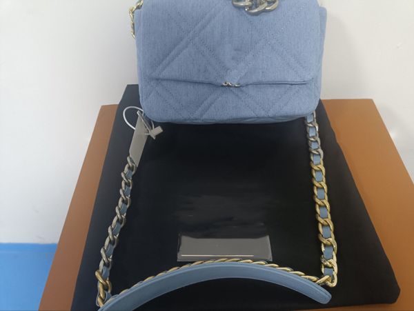 ladies luxury flap mini bag solid color denim crossbody designer bags classic handbags silver metal chain timeless diamond quilted shoulder
ladies luxury flap mini bag solid color denim crossbody designer bags classic handbags silver metal chain timeless diamond quilted shoulder