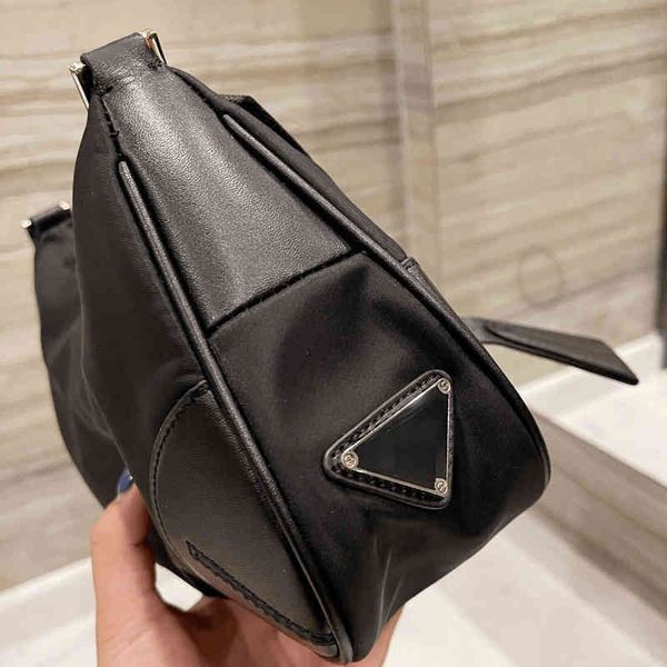 bags shoulder women underarm large-capacity messenger trendy design handbag simple casual crossbody shopping lady wallets 1030
bags shoulder women underarm large-capacity messenger trendy design handbag simple casual crossbody shopping lady wallets 1030