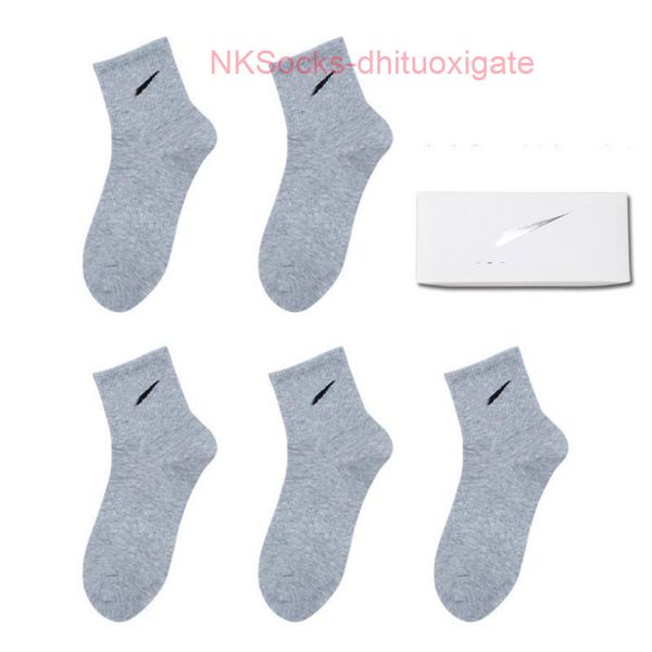 fashion classic men's socks gift box stockings hook brand black white gray medium tube sports cotton sweat absorbing sock men women lux
fashion classic men's socks gift box stockings hook brand black white gray medium tube sports cotton sweat absorbing sock men women lux