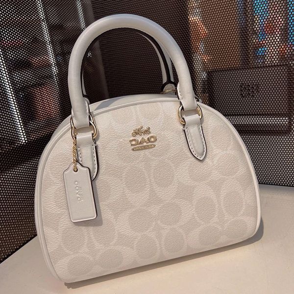 designer bags 2022 new female sydney shell hand-held flower half moon small one shoulder messenger steamed bun
designer bags 2022 new female sydney shell hand-held flower half moon small one shoulder messenger steamed bun