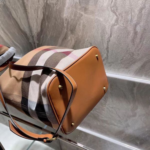 lattice new large capacity bucket single shoulder portable cross bag canvas universal women's bag
lattice new large capacity bucket single shoulder portable cross bag canvas universal women's bag