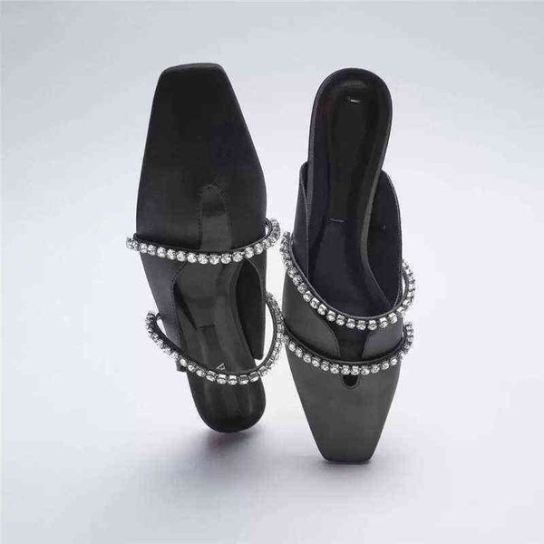 slippers women high heels new style square head flat soled muller shoes french black fashion casual rhinestones exposed heel sandals 220523
slippers women high heels new style square head flat soled muller shoes french black fashion casual rhinestones exposed heel sandals 220523