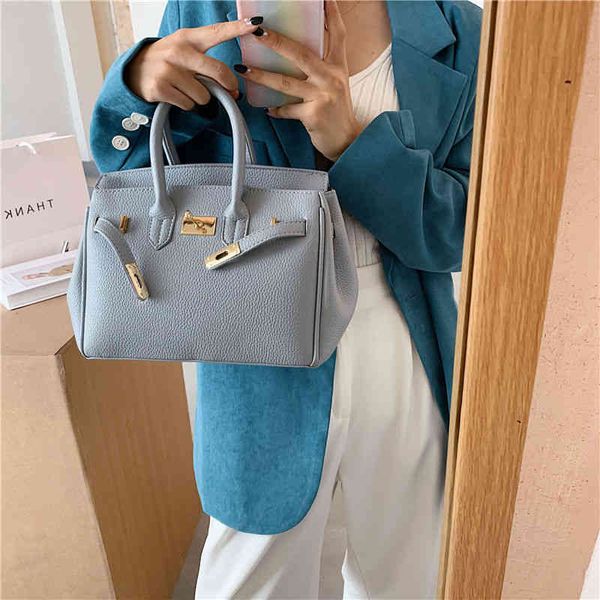 fashion women handbags heme thirty gu jia's same platinum bag high-end women's korean version foreign style niche bag yanu
fashion women handbags heme thirty gu jia's same platinum bag high-end women's korean version foreign style niche bag yanu